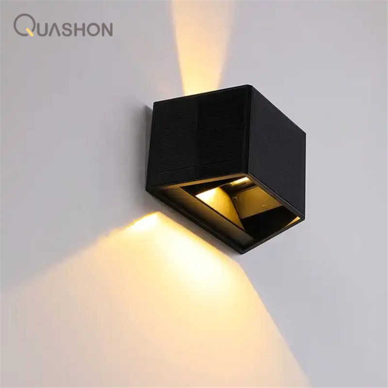 Outdoor LED Solar Wall Light A - Outdoor Lighting Brass のレビューと価格